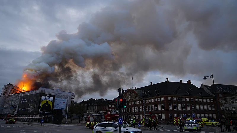 Der Er Brand Fra K Lder Til Kvist Centralt I Bygningen Tv Kosmopol