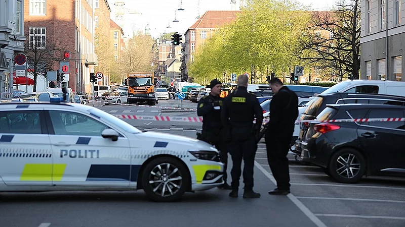 Skole Og Vej Afspærret: Politi Rykker Ud Til Dødfunden Person På ...