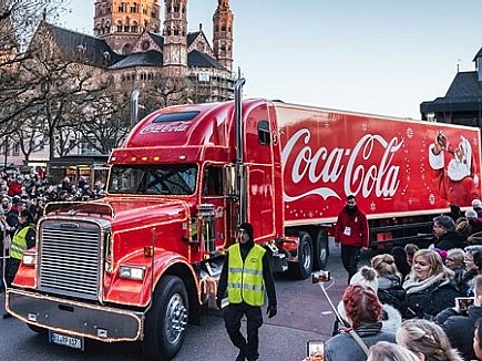 Ikonisk Coca-Cola lastbil kommer til | TV Kosmopol