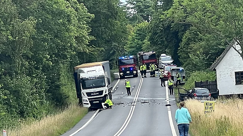 85-årig Dræbt I Trafikulykke Med Lastbil | TV 2 Kosmopol