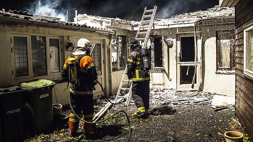 Kraftig Vind Holdt Voldsom Brand I Live | TV 2 Kosmopol