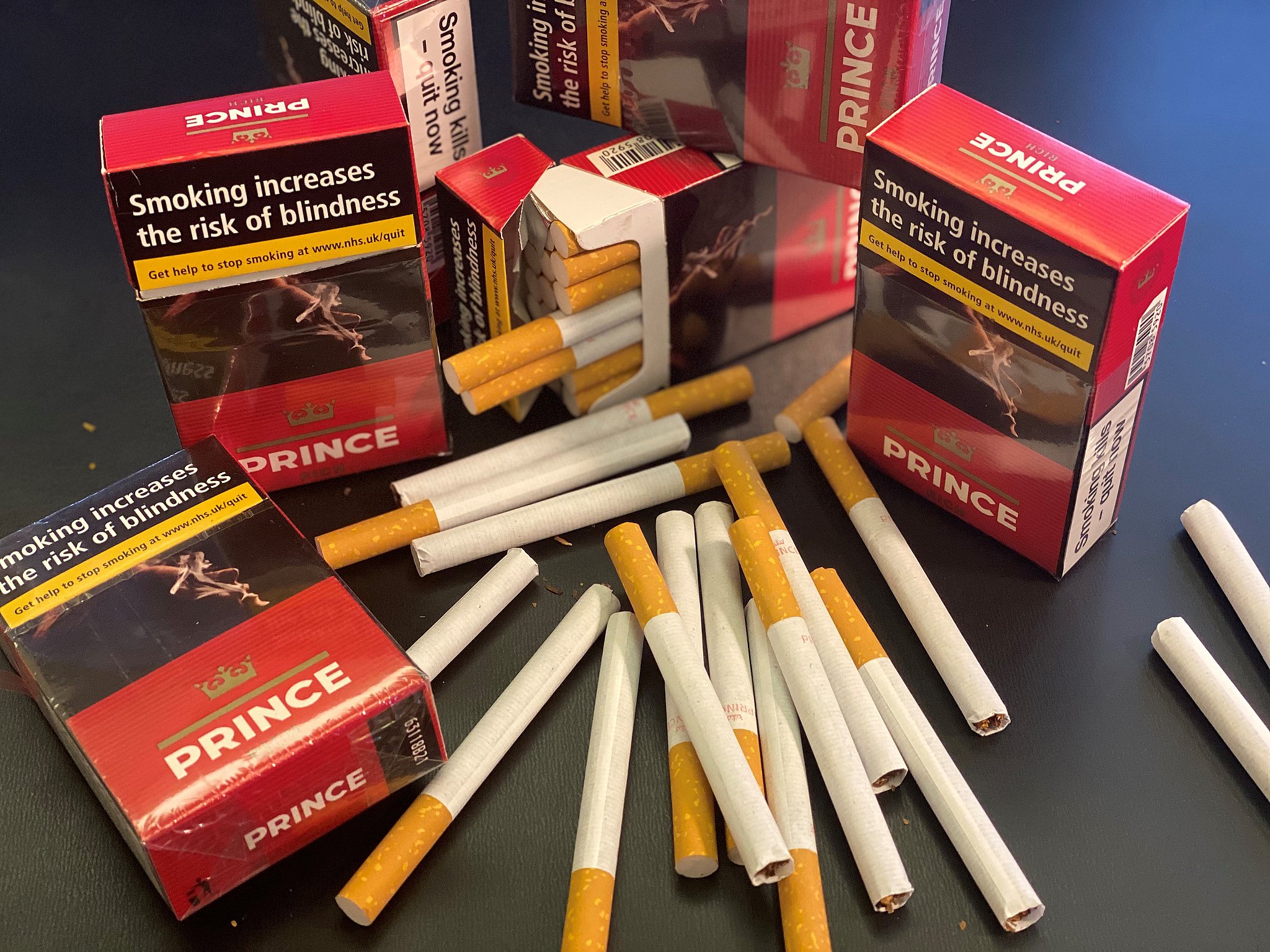 Salget af smuglercigaretter eksploderet efter afgiftsstigninger | 2 Kosmopol