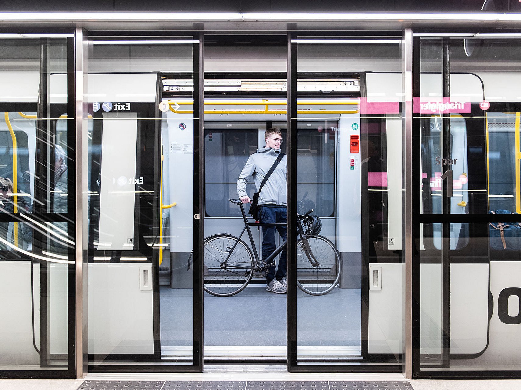 Politik indendørs tegnebog Metroselskabet vil have flere til at droppe cyklen: "Totalt fejlskud" | TV  2 Kosmopol