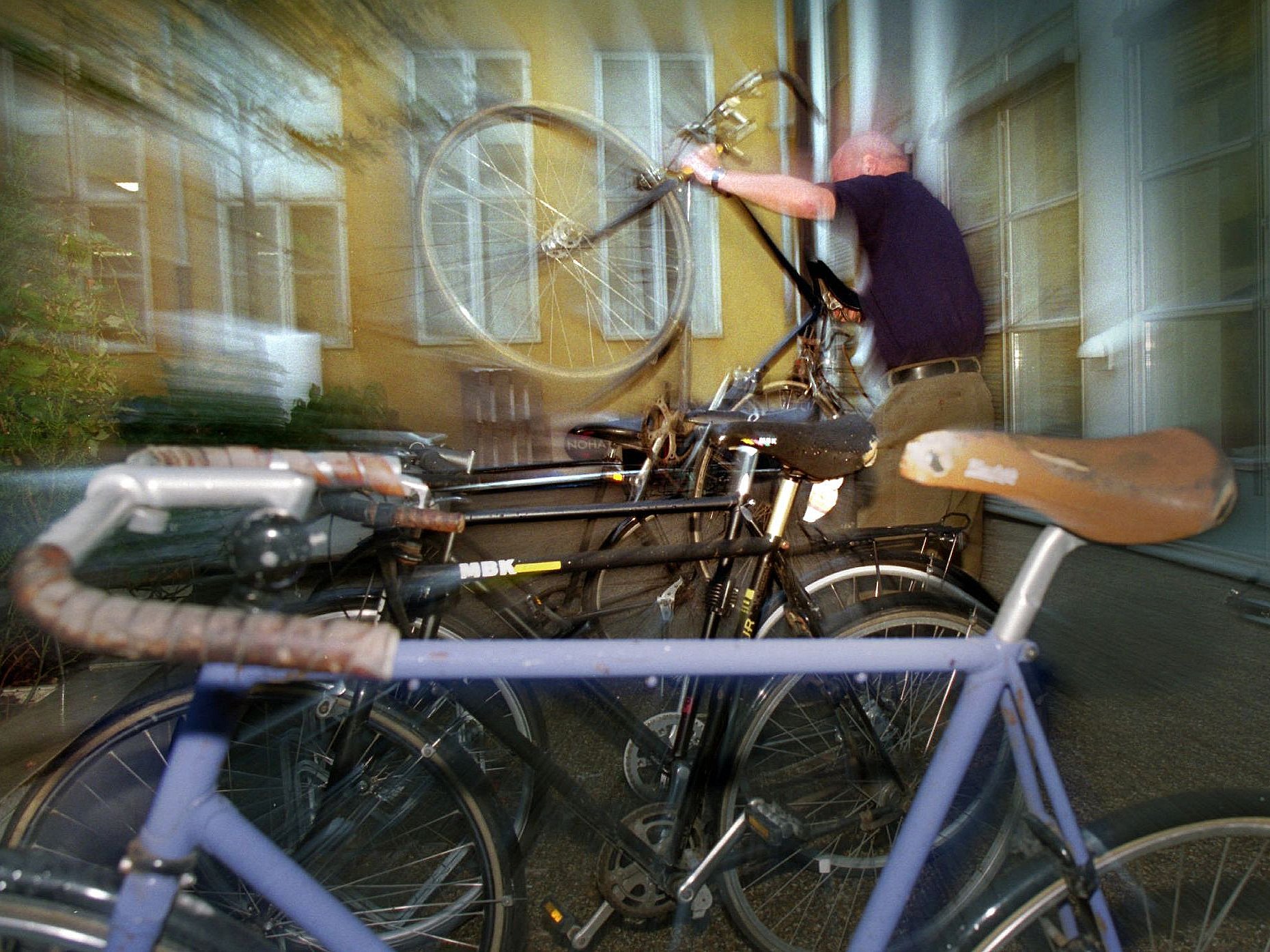 Lionel Green Street Næb Klæbrig Ny udvikling: Tyve stjæler færre men dyrere cykler | TV 2 Kosmopol