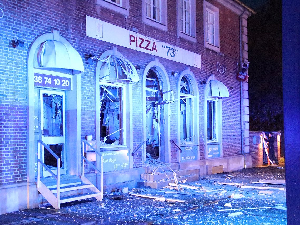 Interconnect Nonsens Markeret Politiets pressemøde om eksplosion ved pizzeria | TV 2 Kosmopol