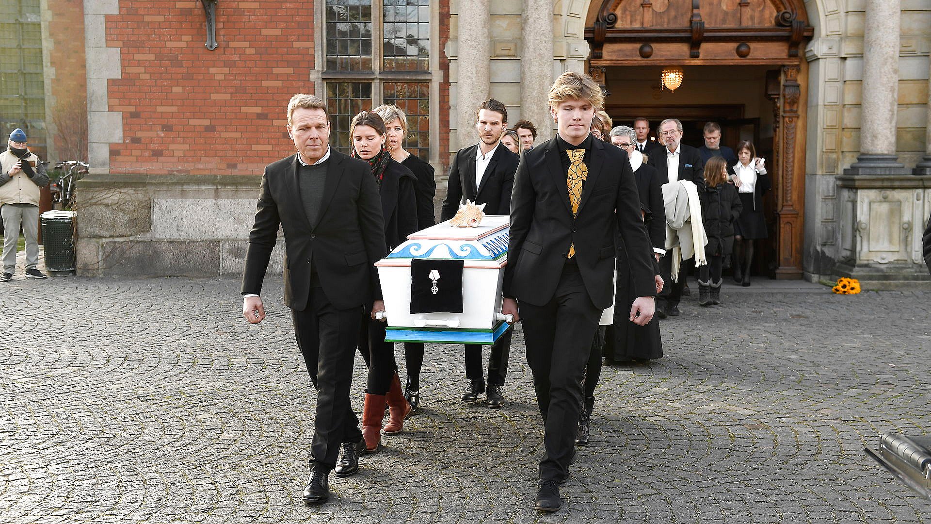 Planlagt Bandit at lege Troels Kløvedal begravet fra Holmens Kirke | TV 2 Lorry