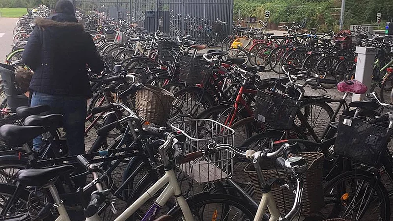 Send os dit cykelkaos: Flere cykler end biler i TV 2 Kosmopol