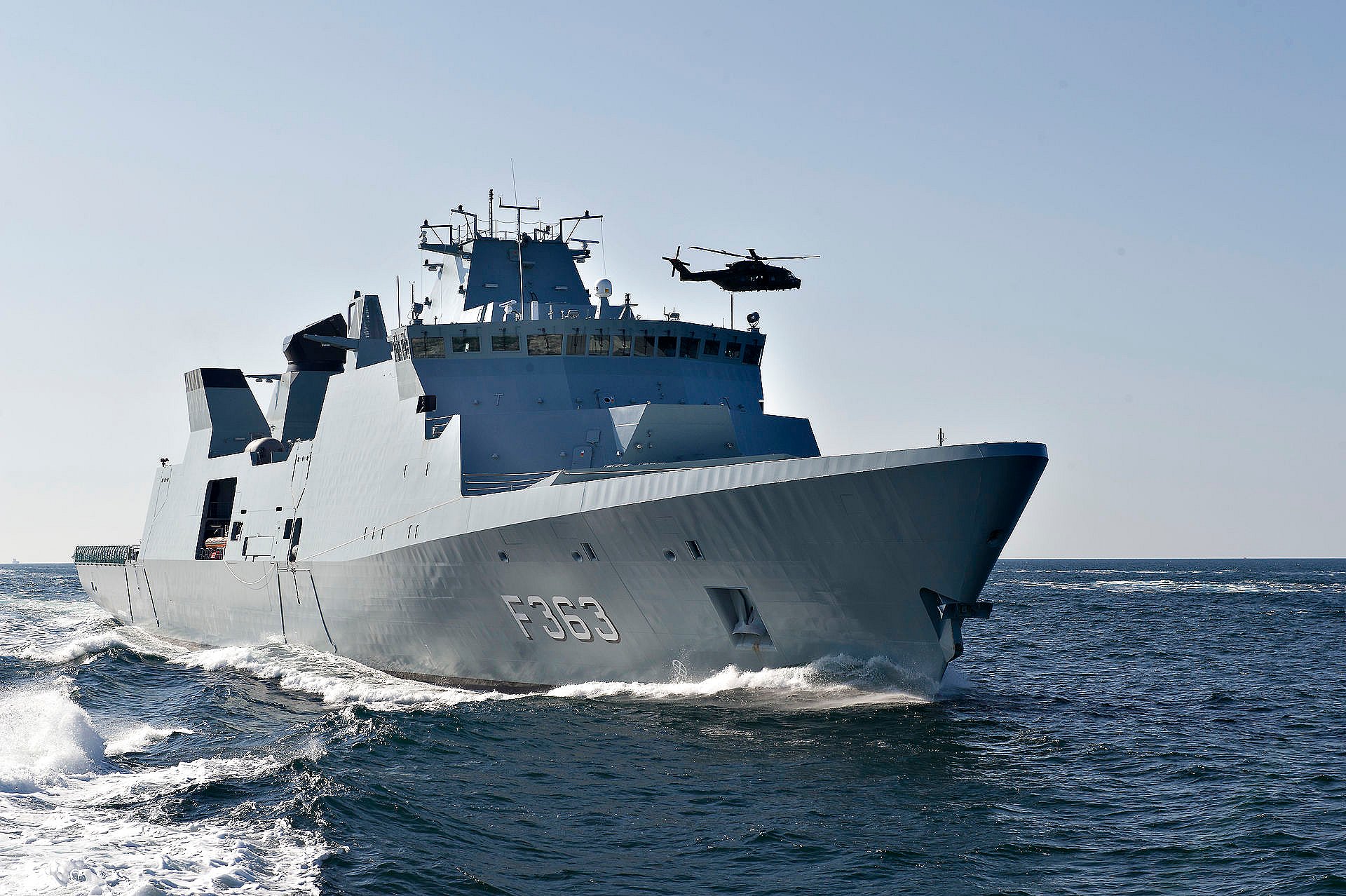 40 krigsskibe samles Københavns Havn forud for kæmpe Nato-øvelse | TV Lorry