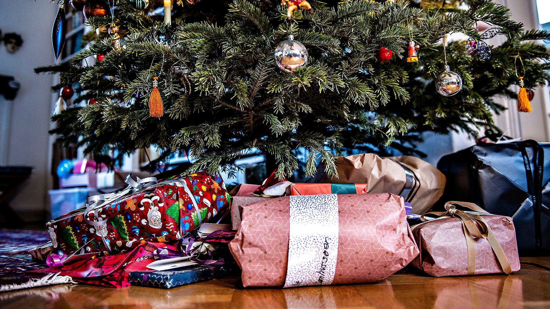 Nedlukningen gøre det sværere at få byttet julegaver: Sådan er du | TV 2 Lorry