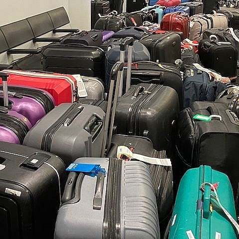 Lange køer stemning: Passagerer efterlade al bagage | TV 2 Kosmopol