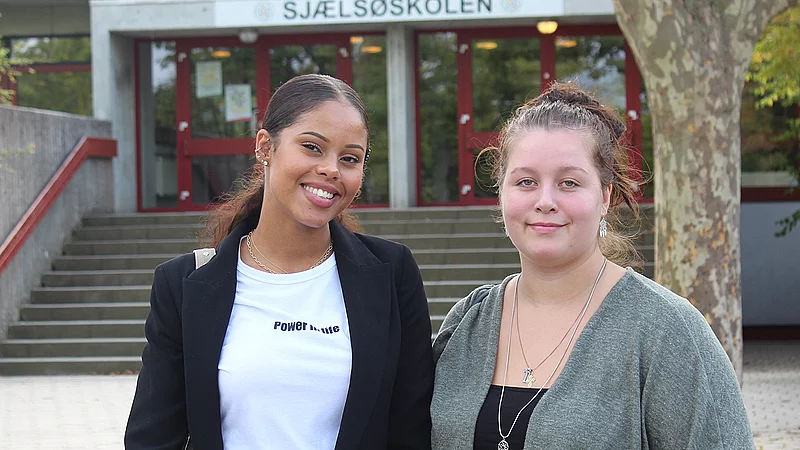 Maria Og Nicole Var Anbragt Som Børn: Nu Deler De Deres Historie På ...