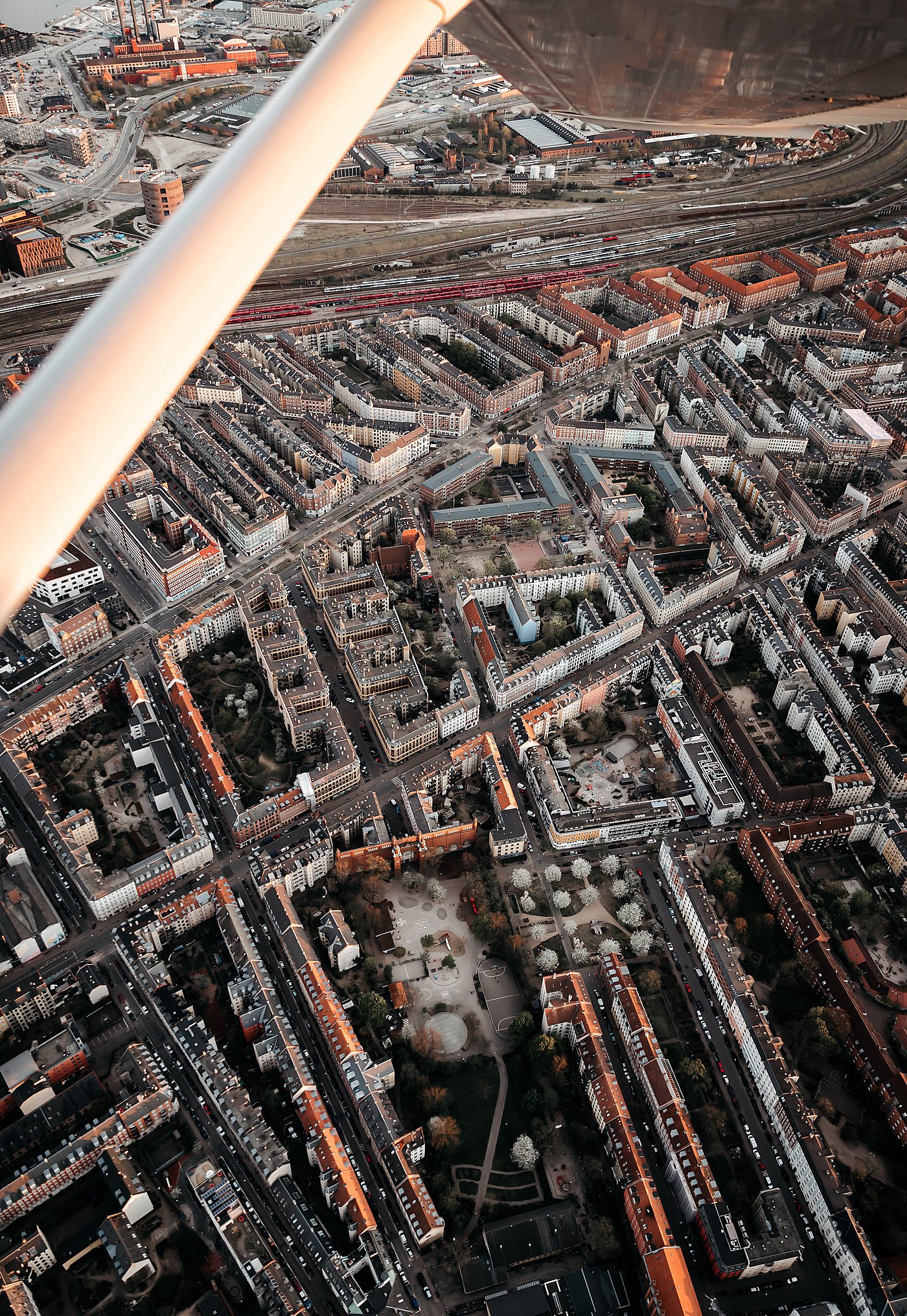 fotograferer København fra et med 200 kilometer i nu er billederne samlet i ny bog | TV 2 Lorry